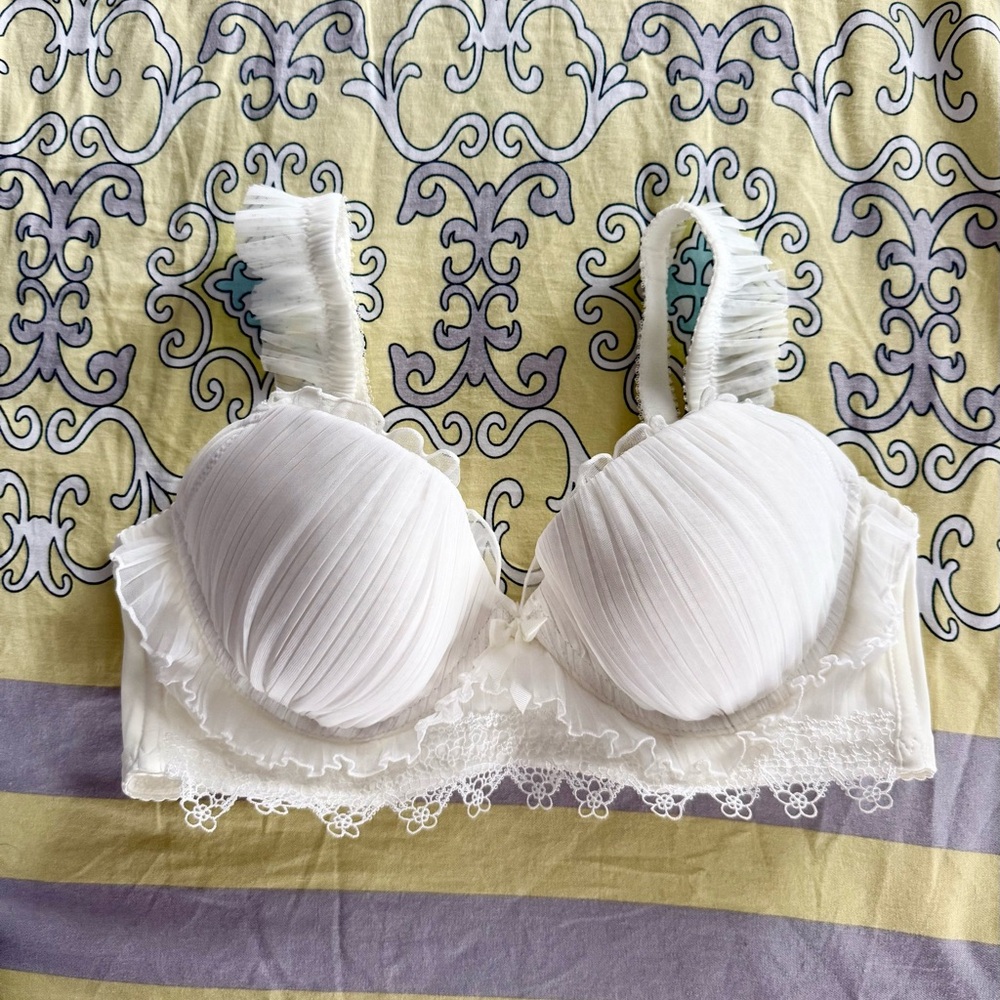 Goelia bridal style lace padded bra, 36B